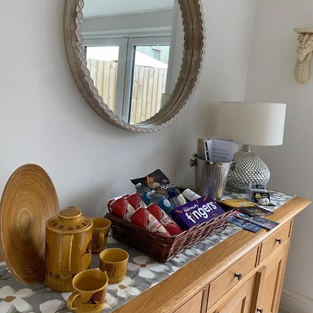 Historic Picturesque Apartment Pembroke Extérieur photo