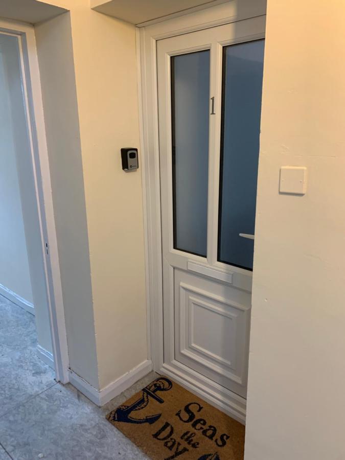 Historic Picturesque Apartment Pembroke Extérieur photo